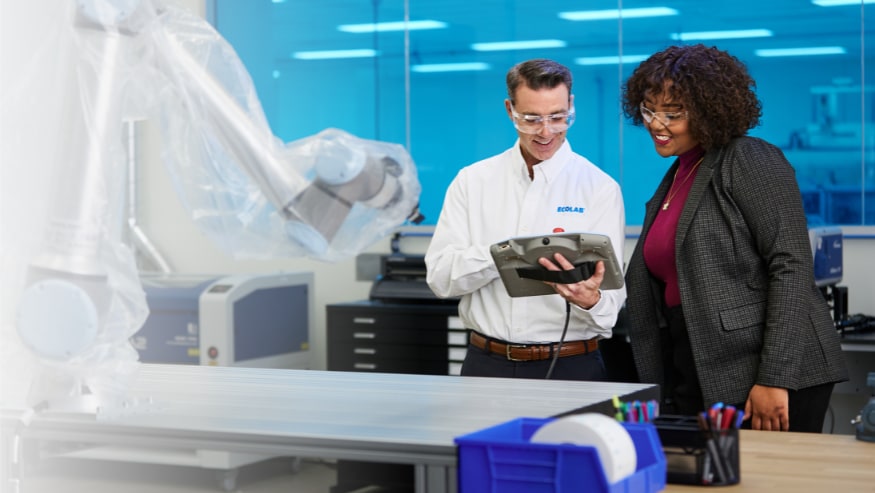 Ecolab associates at a Healthcare facility