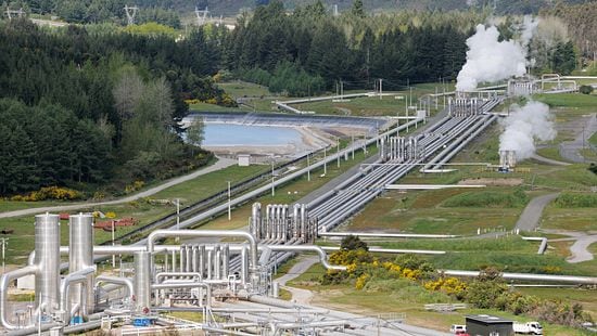 Several cooling pipes flowing between sources of heat in a geothermal power plant.